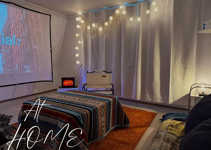 Villa At Home, Sunny Emotional House, Free Parking, 3q Beds, Attic Movie Theater *