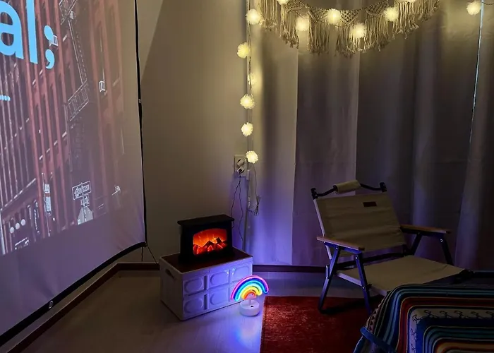 Villa At Home, Sunny Emotional House, Free Parking, 3q Beds, Attic Movie Theater *