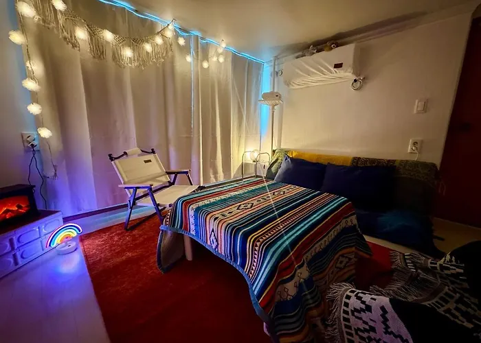 Villa At Home, Sunny Emotional House, Free Parking, 3q Beds, Attic Movie Theater Busan