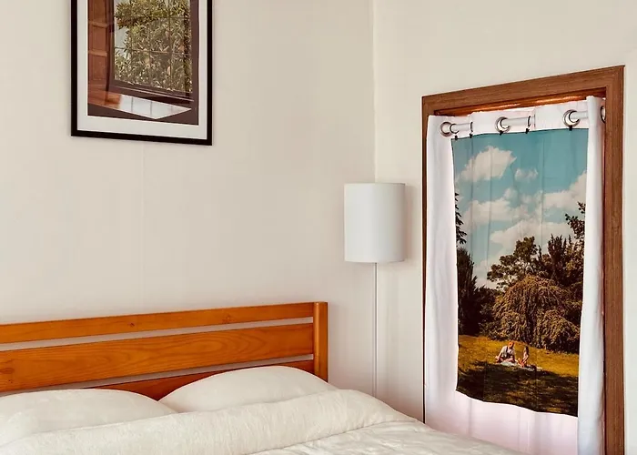 Villa At Home, Sunny Emotional House, Free Parking, 3q Beds, Attic Movie Theater *